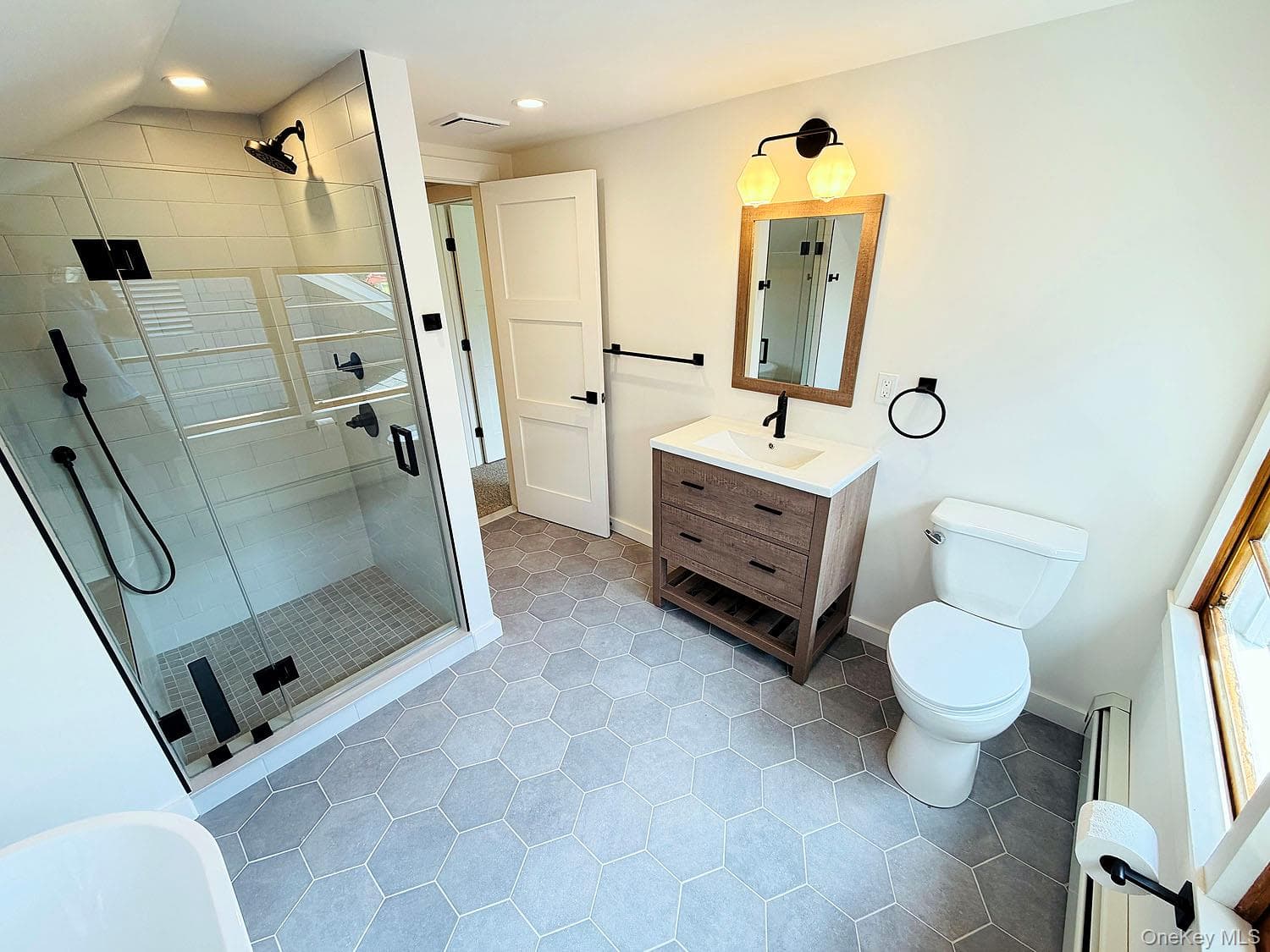 180 Henderson Road thumbnail 29