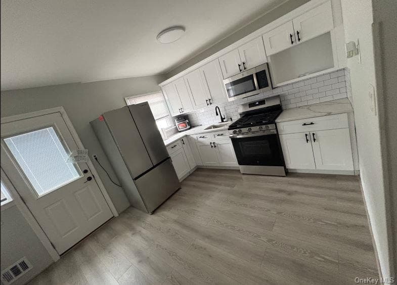 196 Westbury Boulevard thumbnail 4