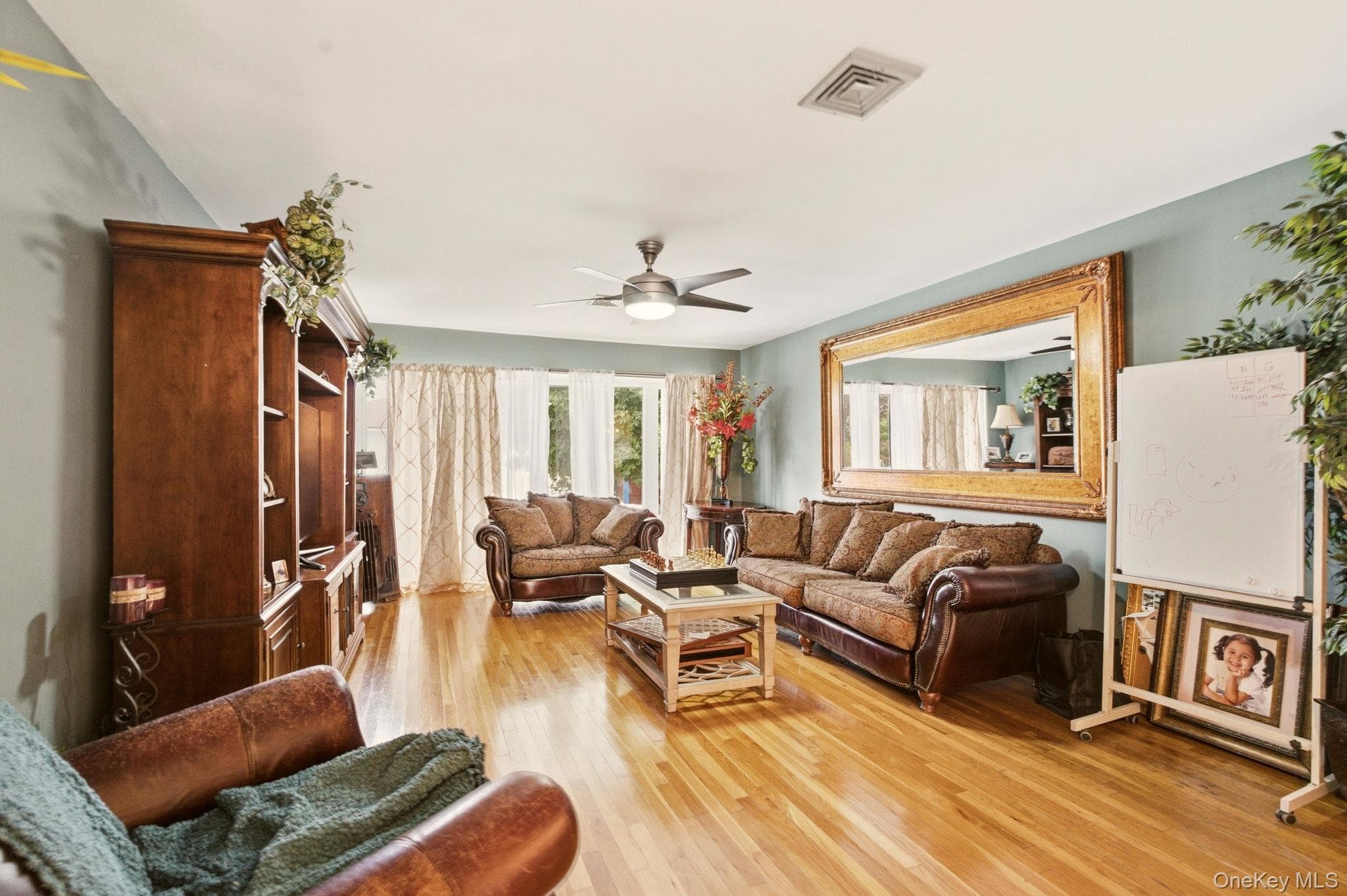 2962 Hewlett Avenue thumbnail 4