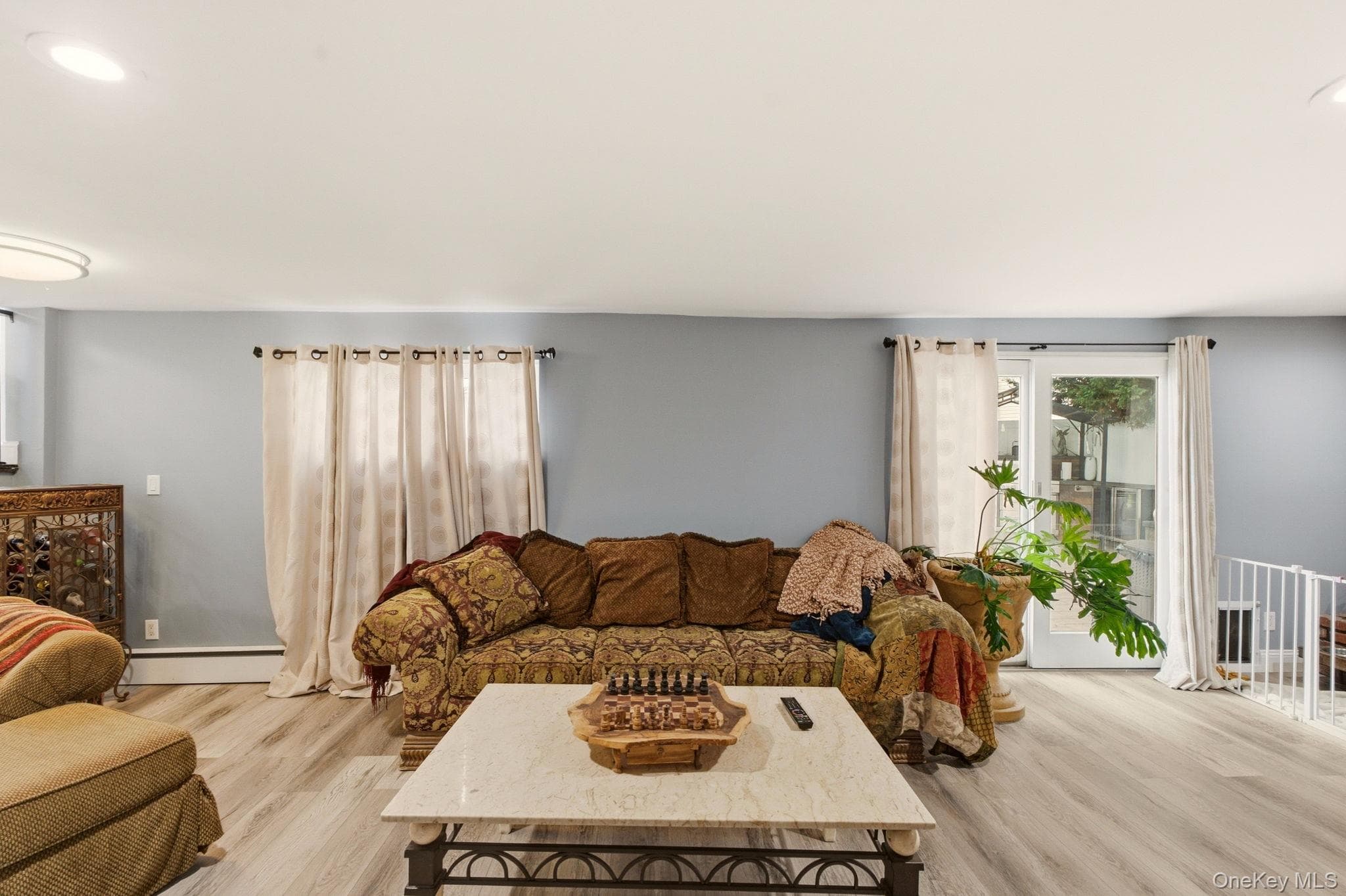 2962 Hewlett Avenue thumbnail 9