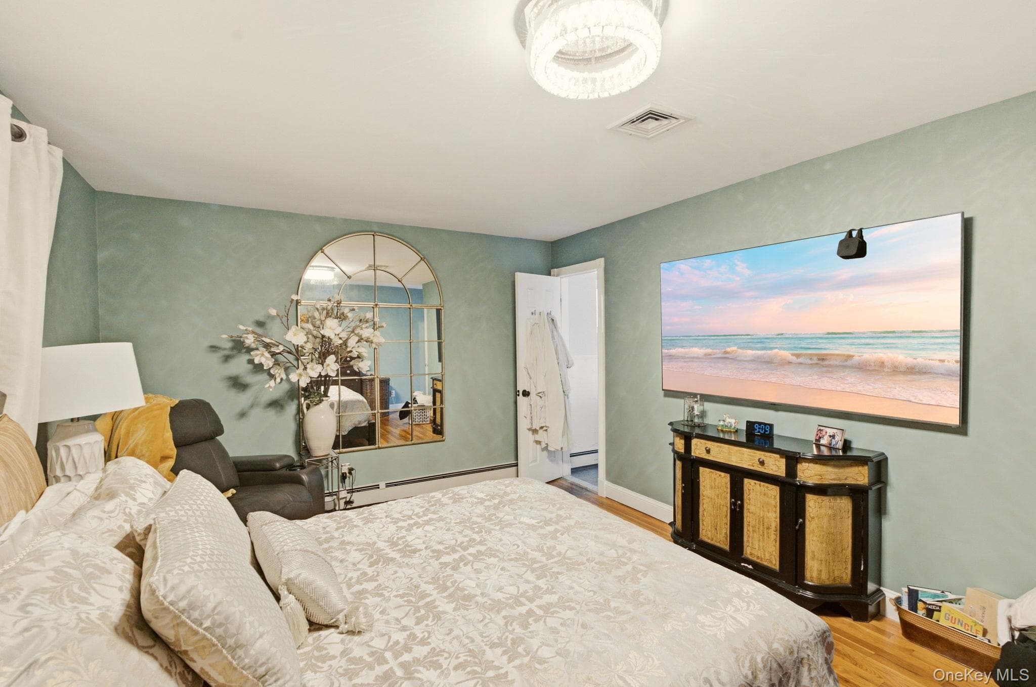 2962 Hewlett Avenue thumbnail 19
