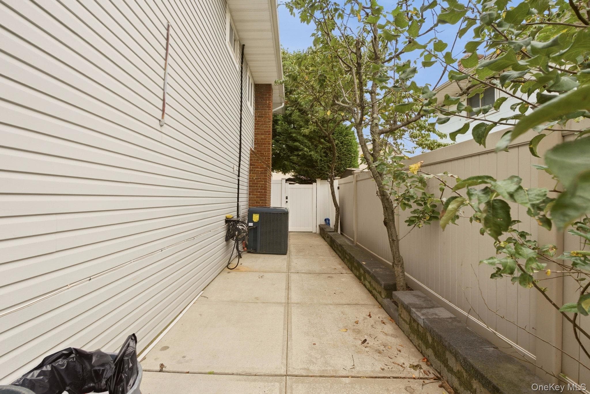 2962 Hewlett Avenue thumbnail 45