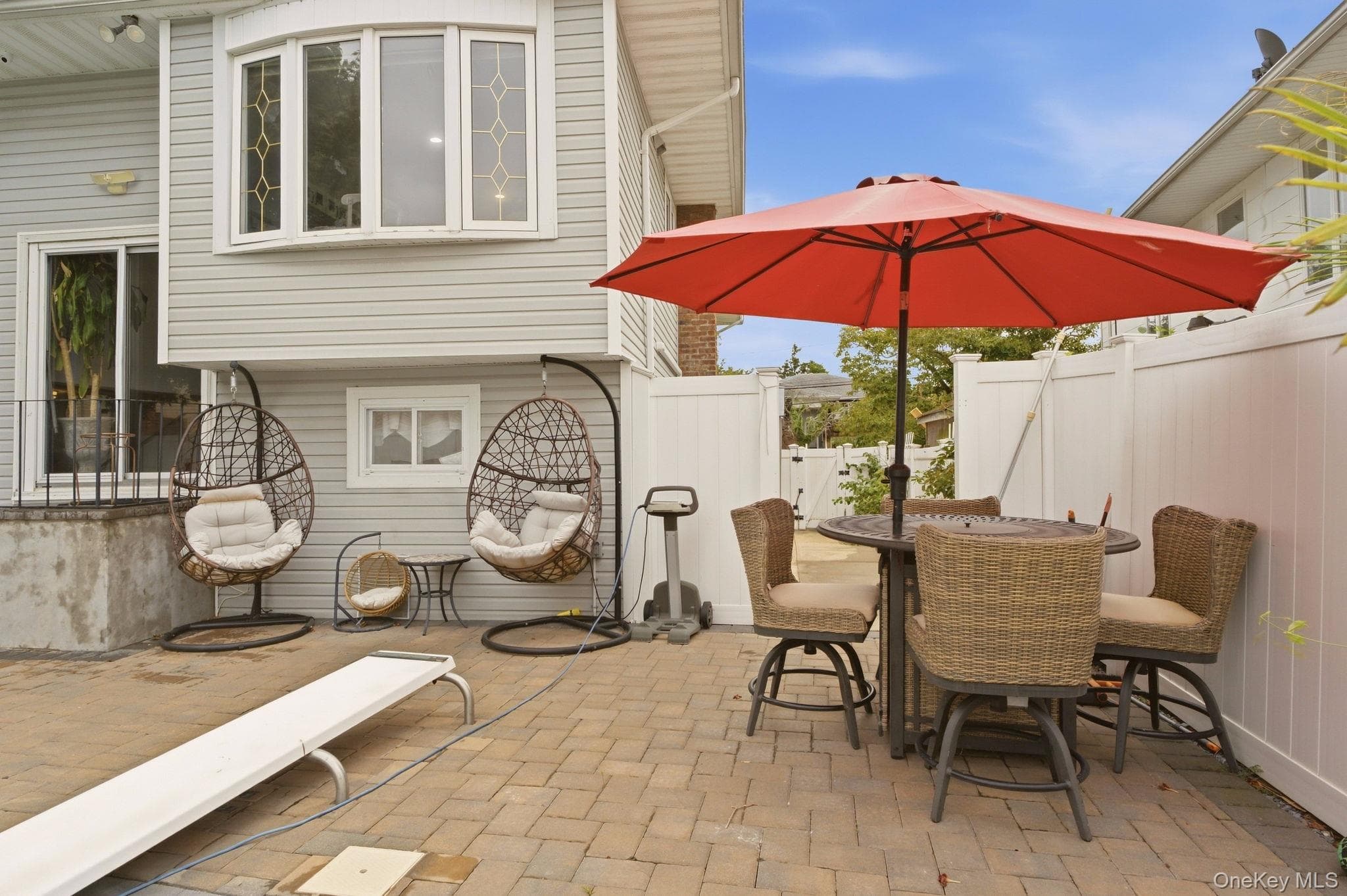 2962 Hewlett Avenue thumbnail 43