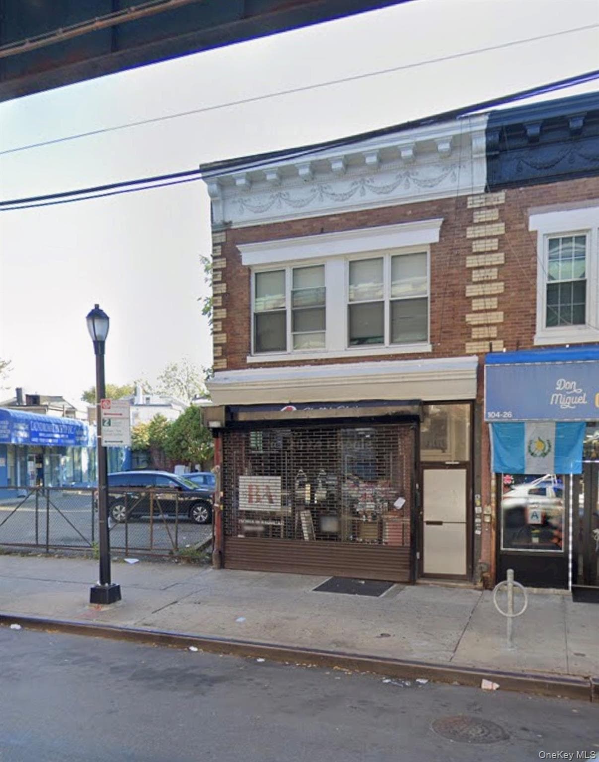 104-28 Jamaica Avenue, Richmond Hill
