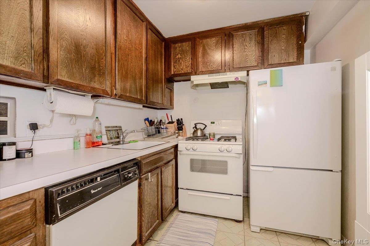740 E Broadway Unit: 4G thumbnail 9