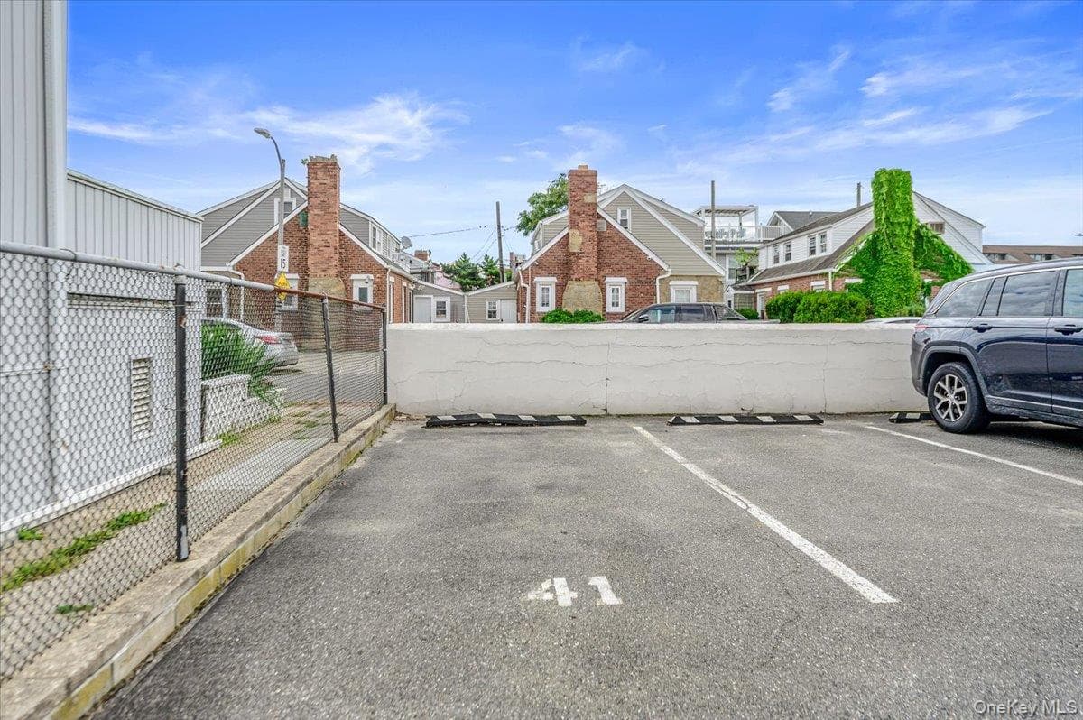 740 E Broadway Unit: 4G thumbnail 23