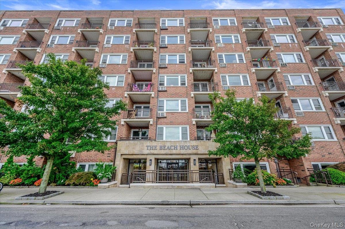 740 E Broadway Unit: 4G, Long Beach