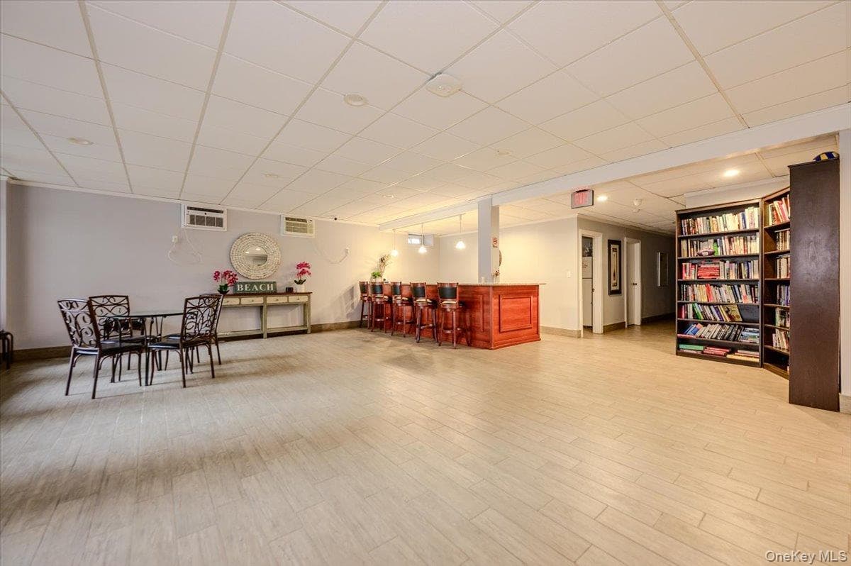 740 E Broadway Unit: 4G thumbnail 20