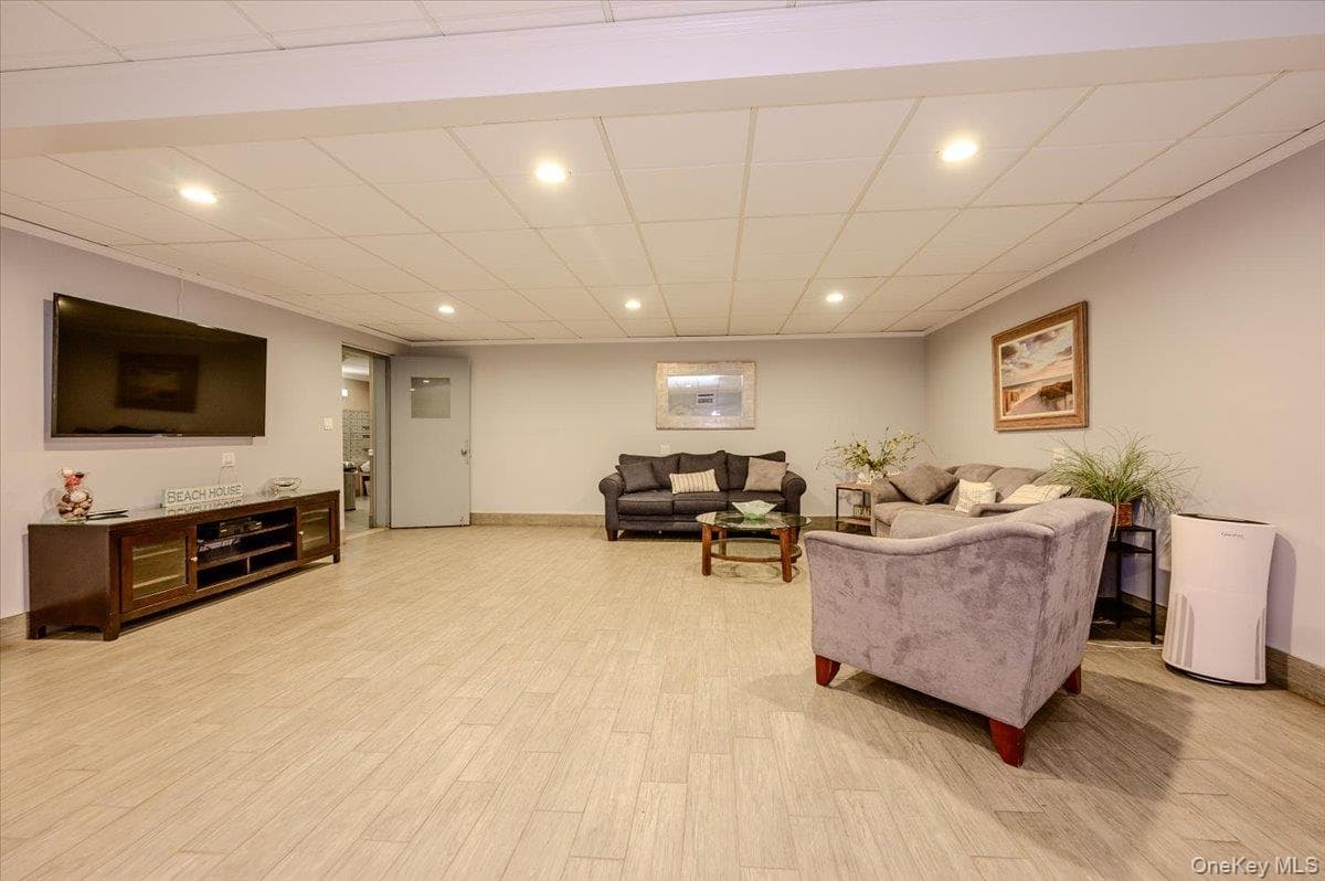 740 E Broadway Unit: 4G thumbnail 21