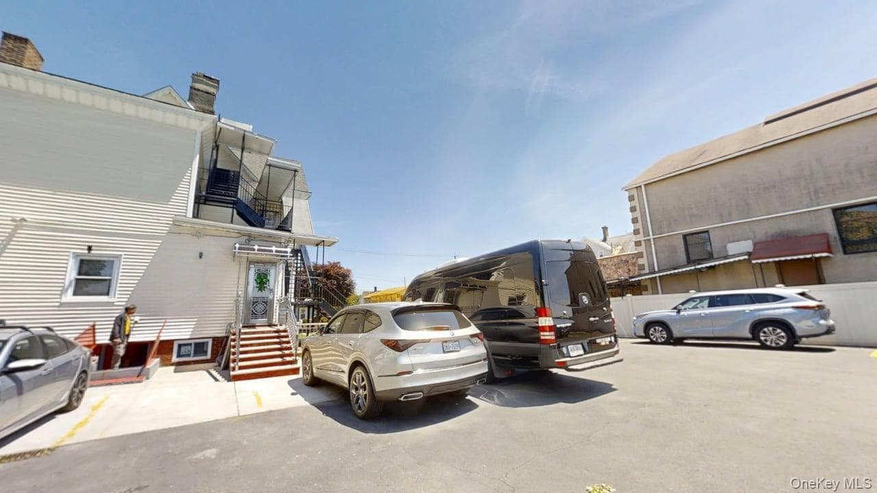 38 N 10th Avenue thumbnail 3