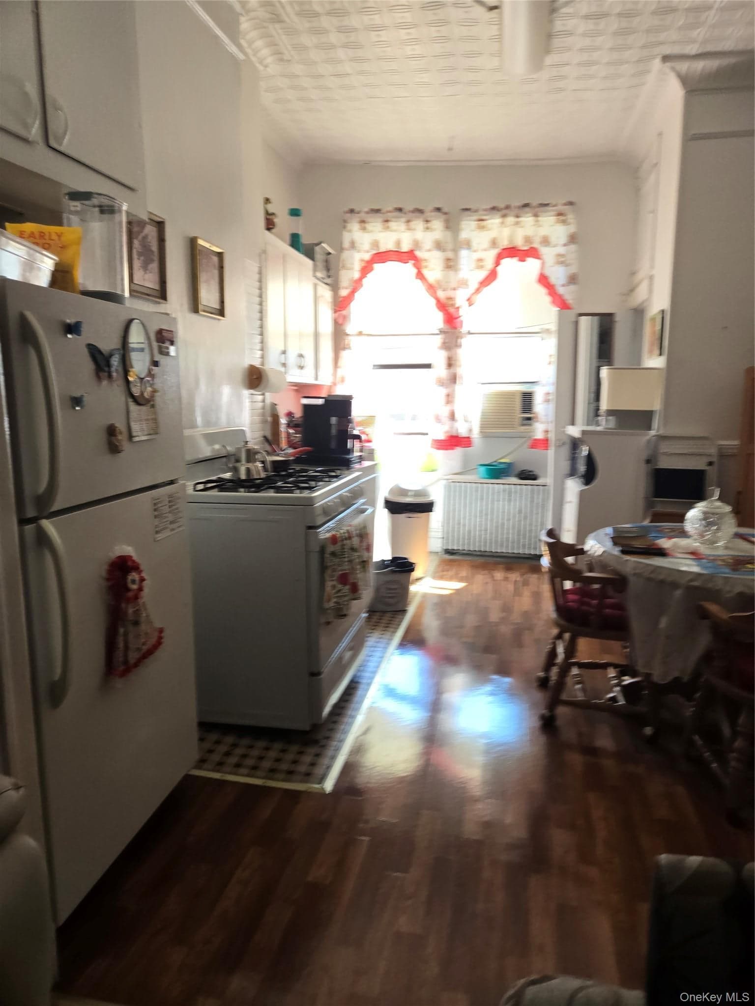 1530 Gates Avenue thumbnail 11