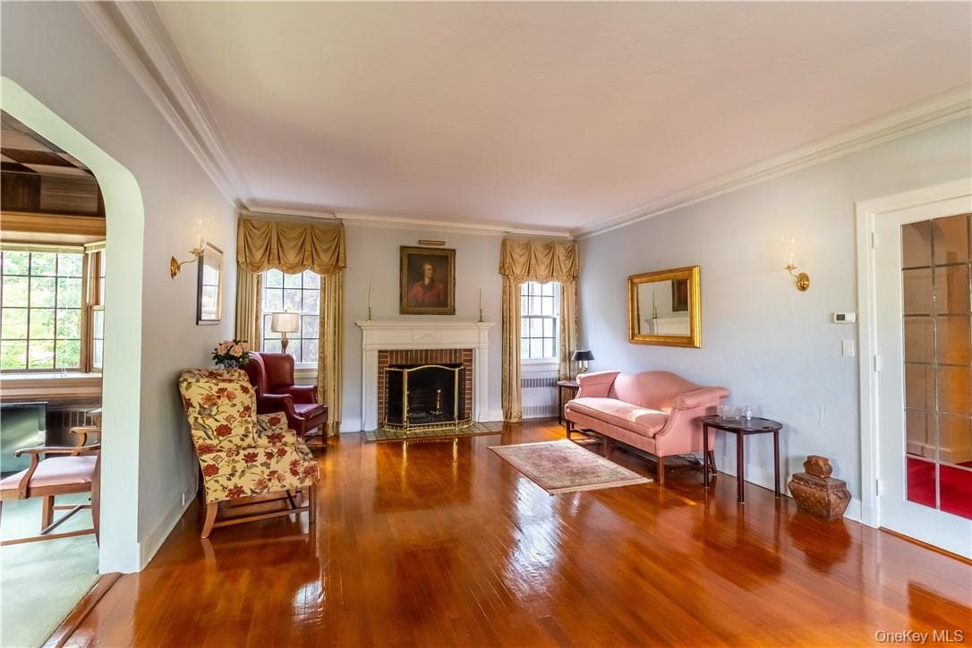 130 E Cedar Street thumbnail 12