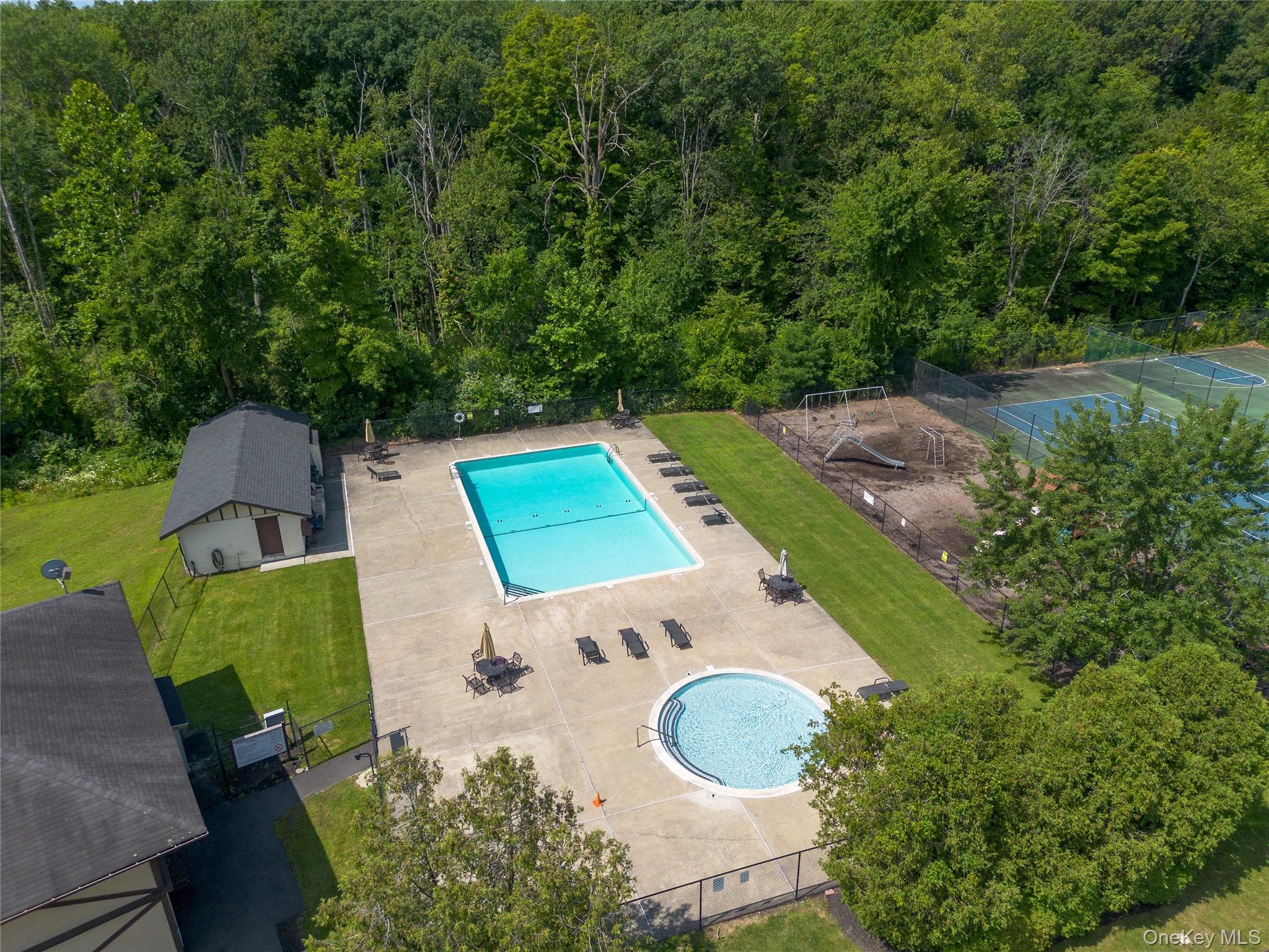 23 Scarborough Lane Unit: A thumbnail 18