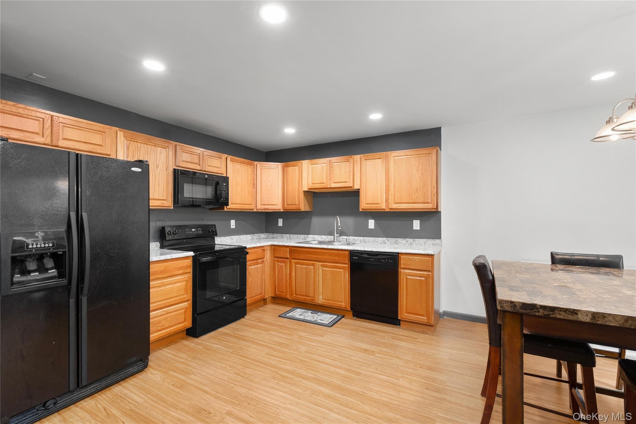 23 Scarborough Lane Unit: A thumbnail 6