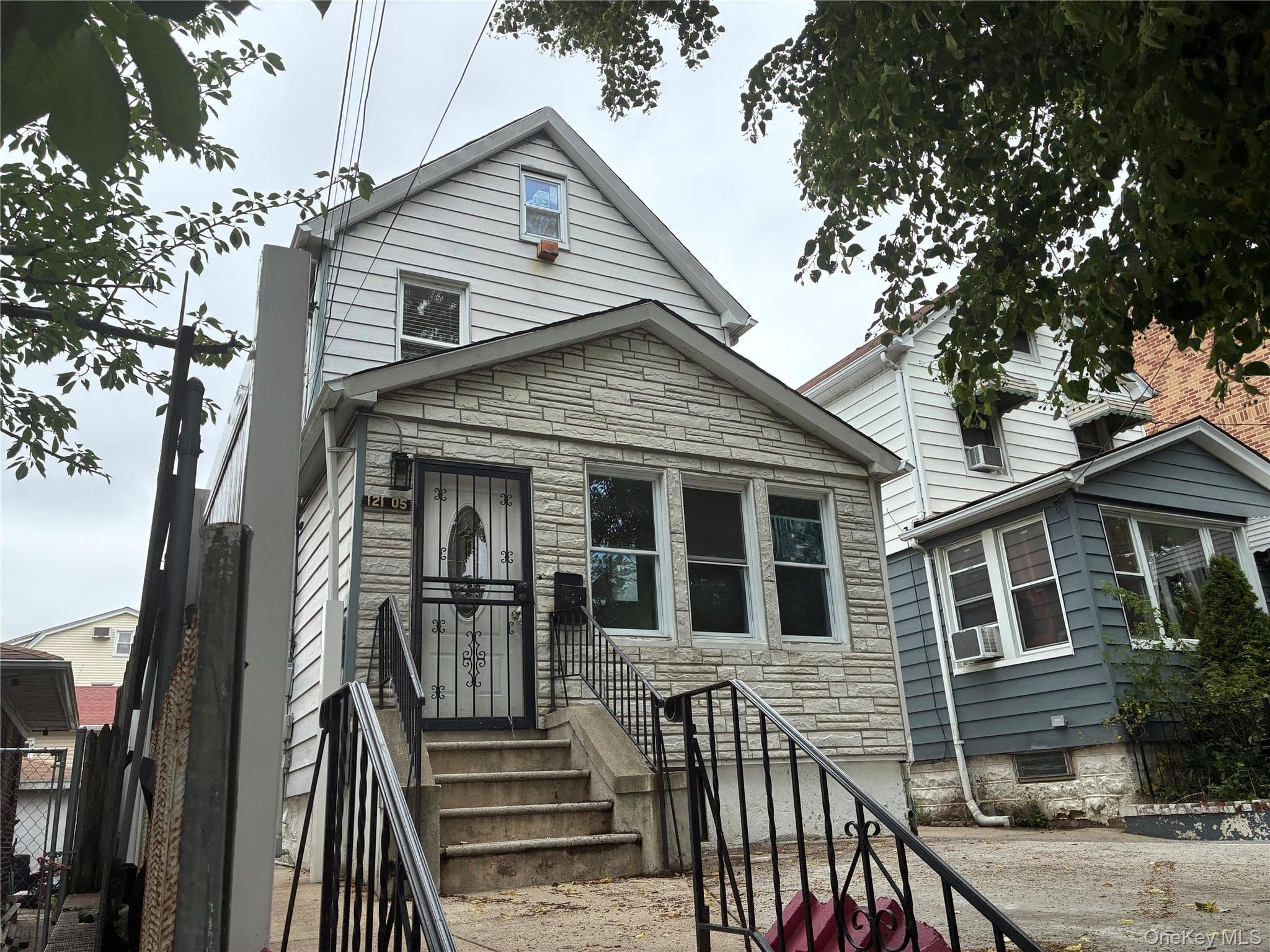 12105 Linden Boulevard thumbnail 5