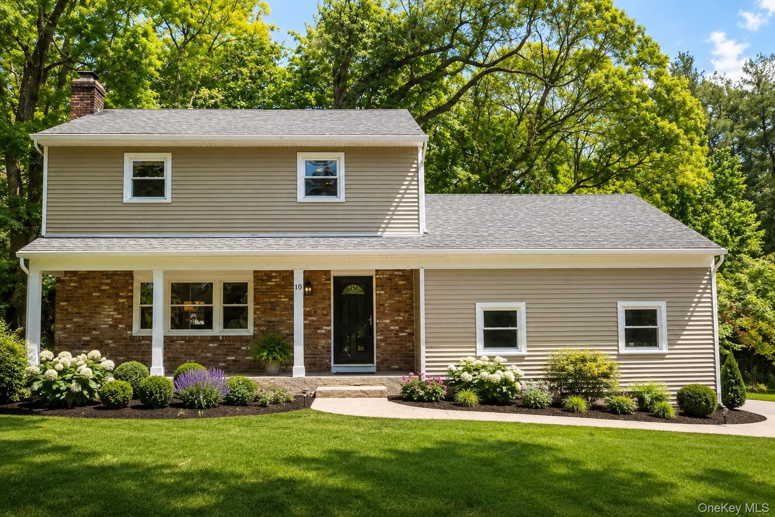 10 Tudor Drive, Stony Brook
