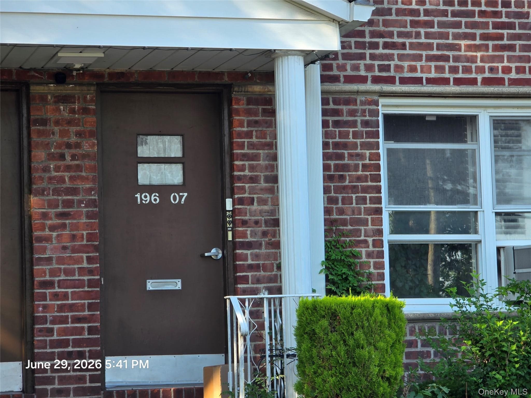 19607 Dunton Ave AVE Unit: 1C thumbnail 4