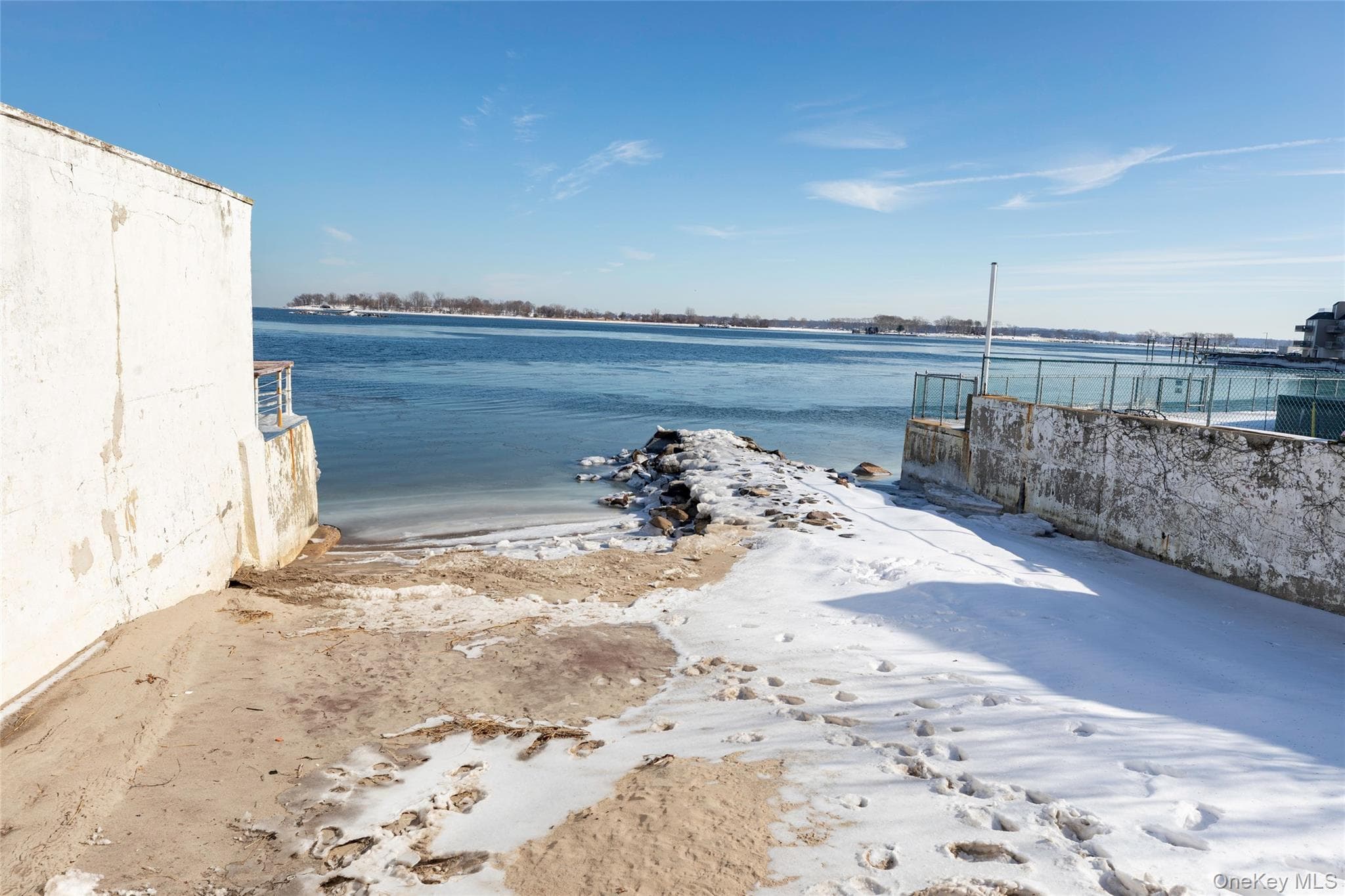 178 Beach Street thumbnail 11