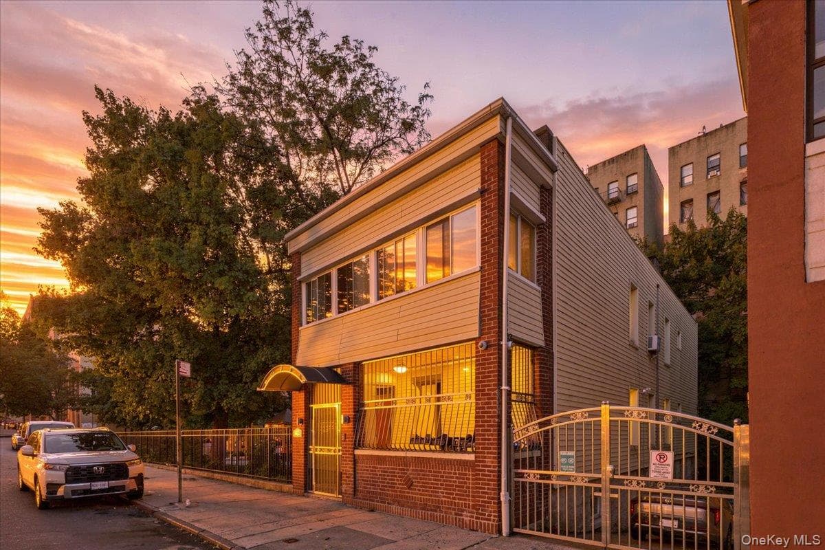1373 Plimpton Avenue thumbnail 20
