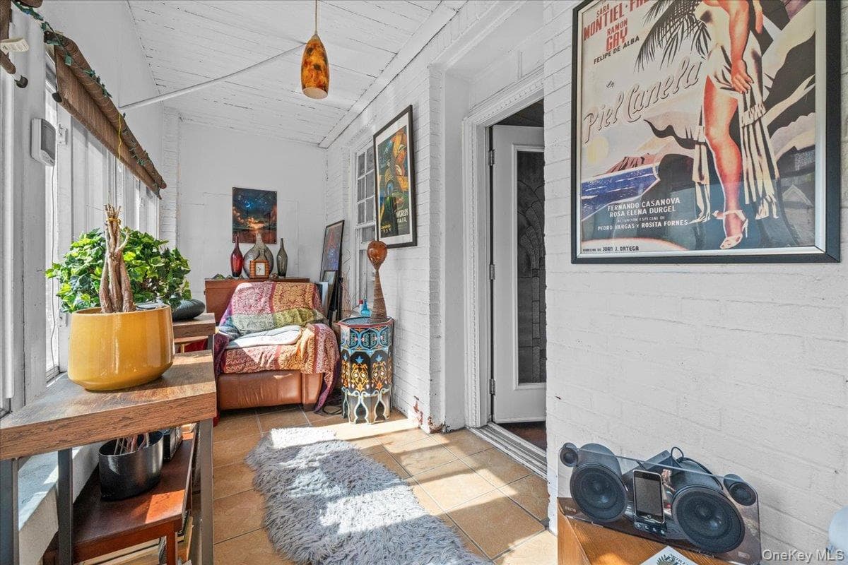 1373 Plimpton Avenue thumbnail 11