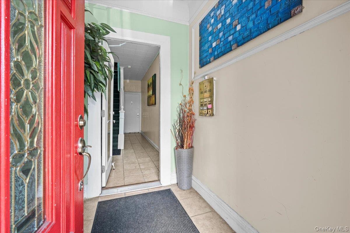 1373 Plimpton Avenue thumbnail 4
