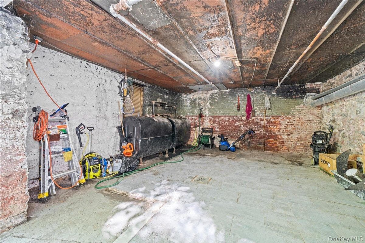 1373 Plimpton Avenue thumbnail 18
