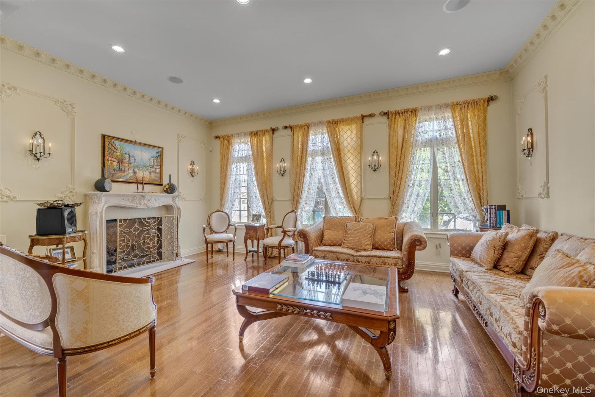 760 Hillcrest Place thumbnail 3