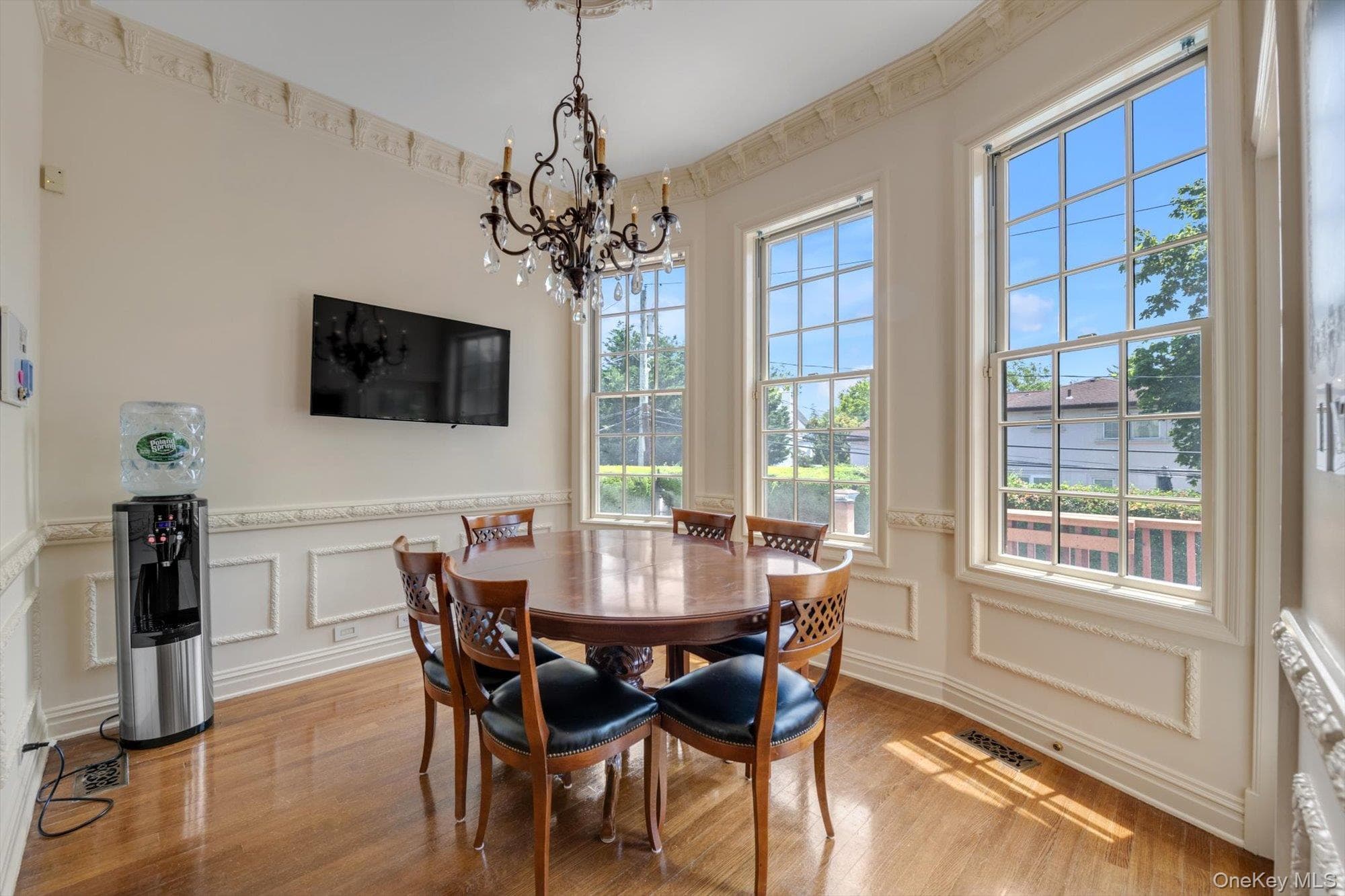 760 Hillcrest Place thumbnail 11