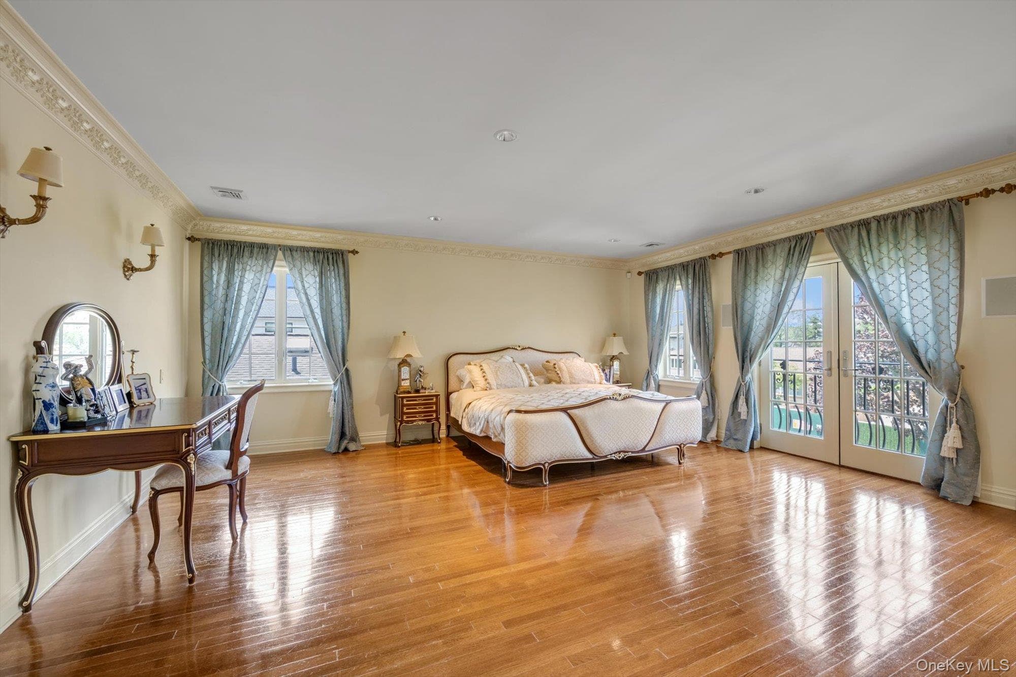 760 Hillcrest Place thumbnail 14