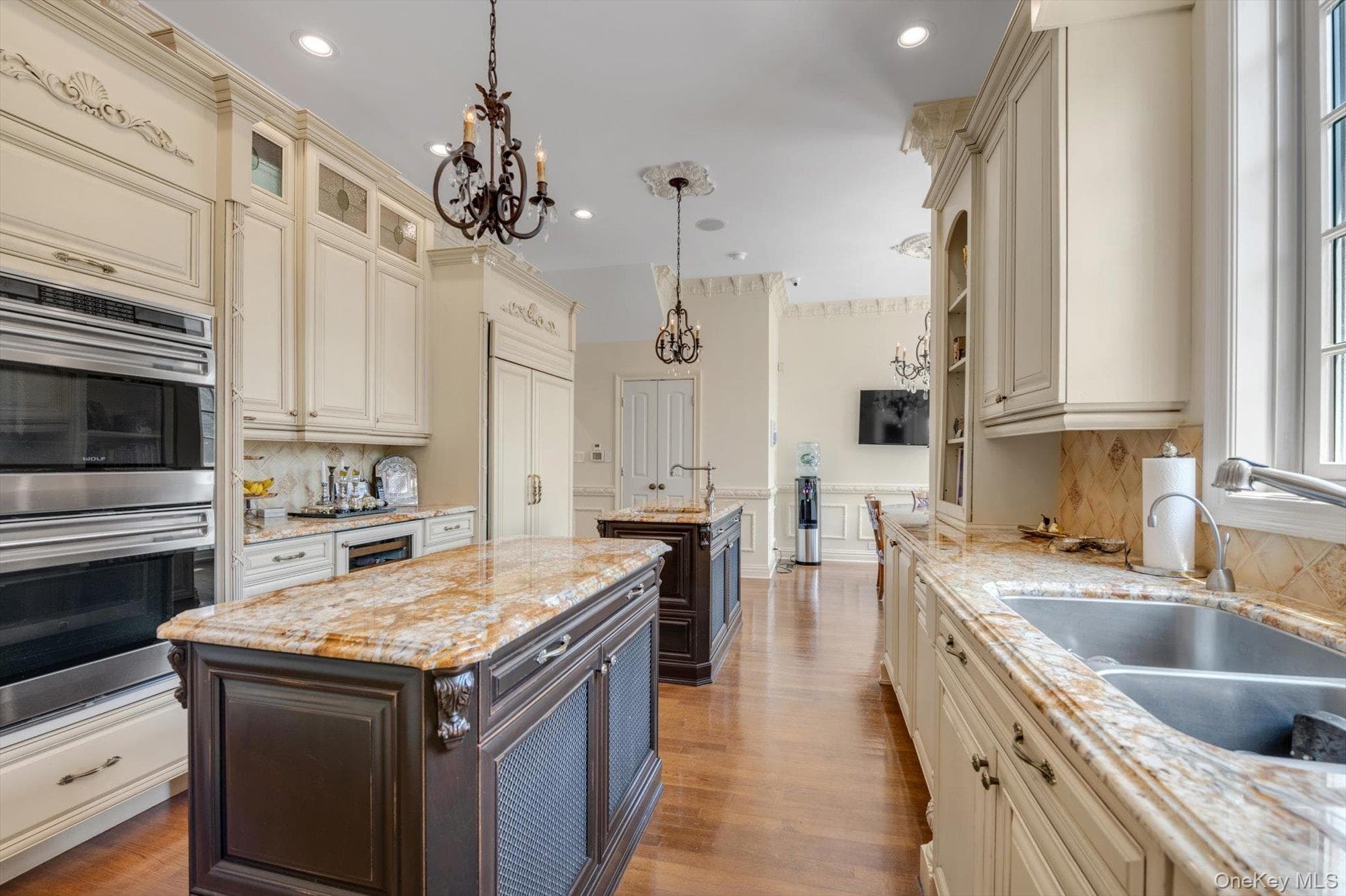 760 Hillcrest Place thumbnail 9