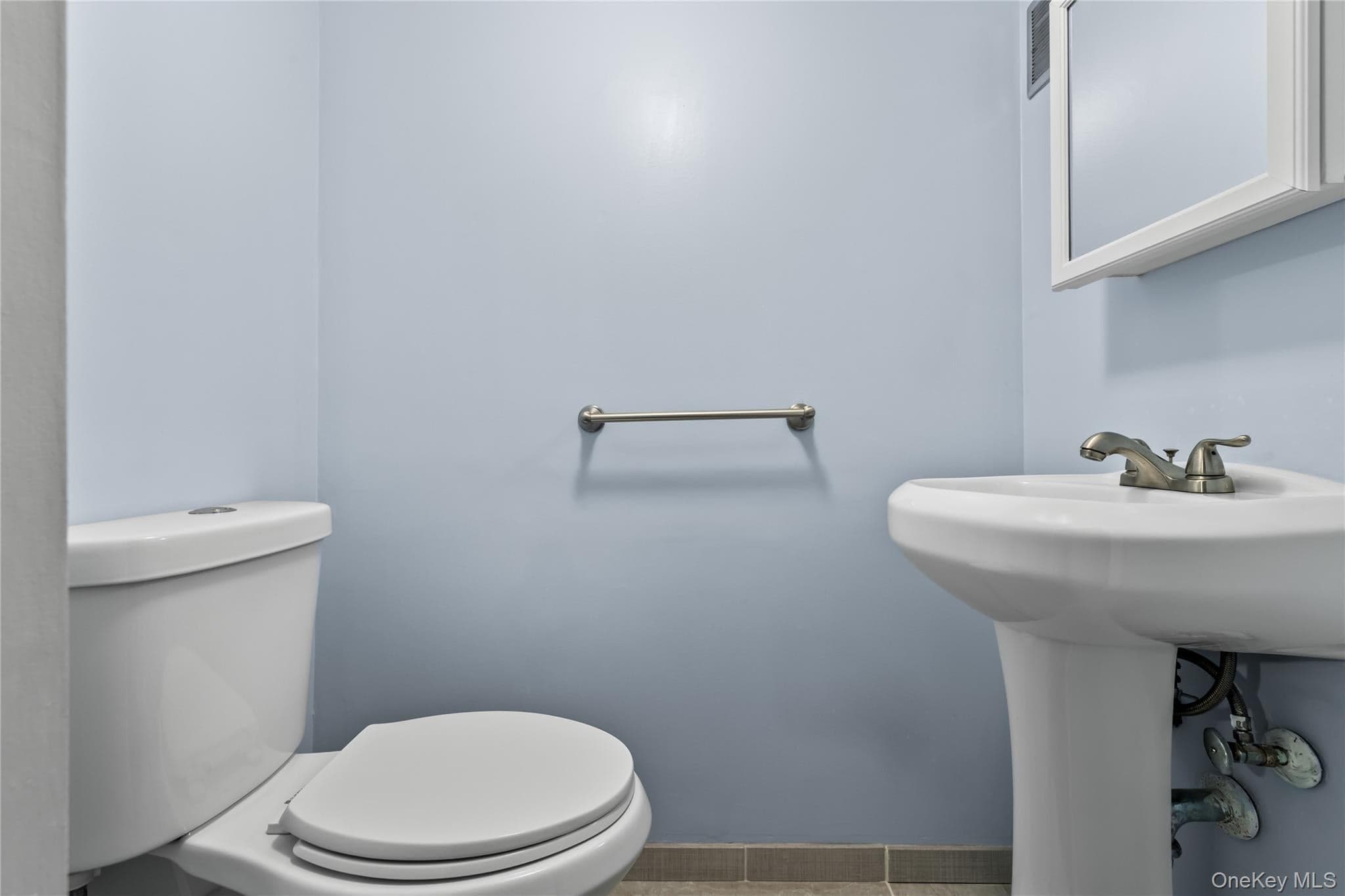 44 Gladys Drive thumbnail 36
