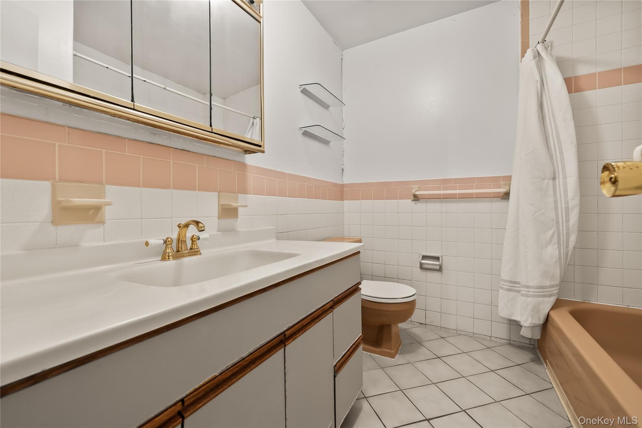 44 Gladys Drive thumbnail 30