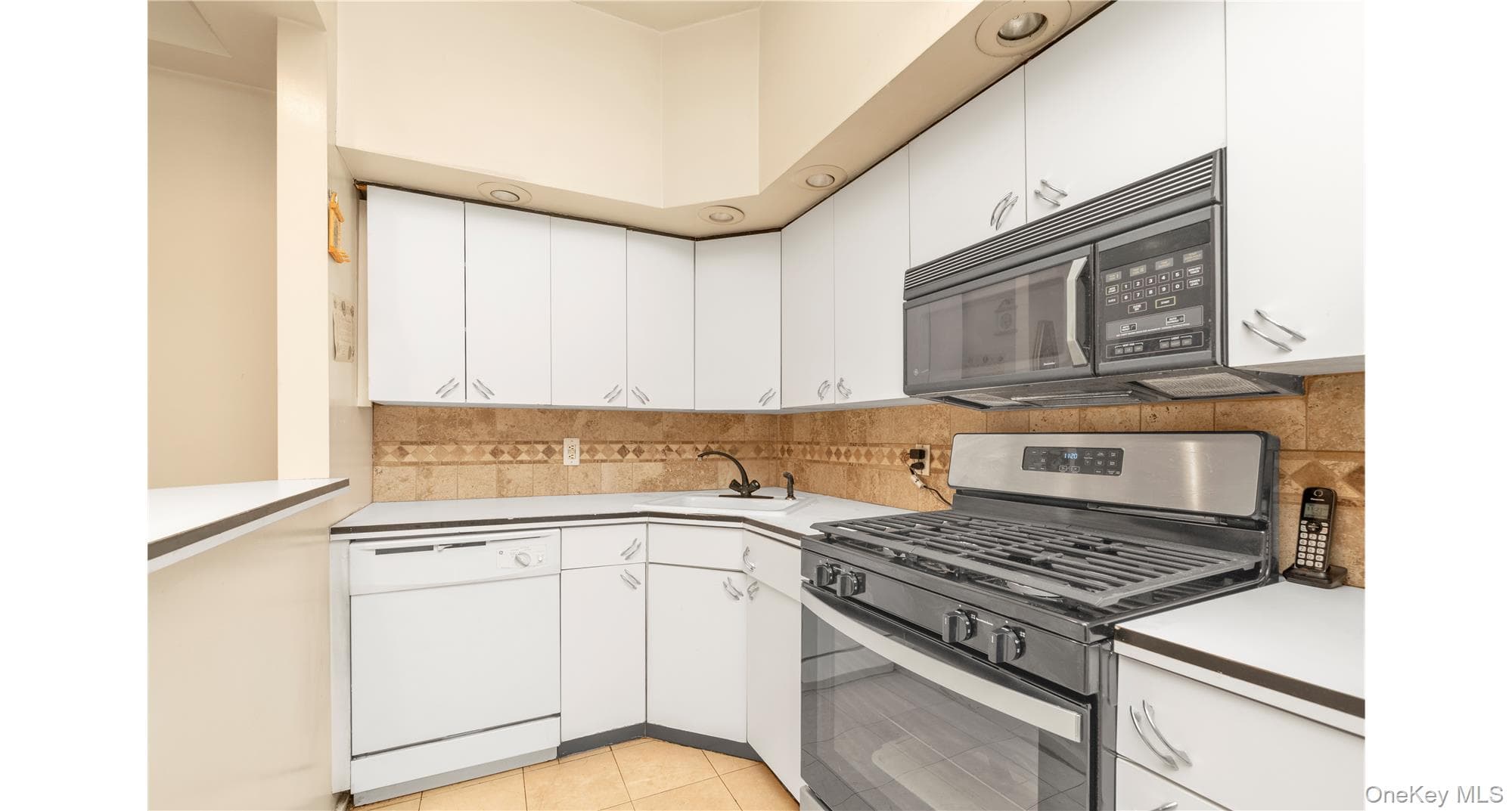 160-15 Powells Cove Boulevard Unit: D203 thumbnail 5