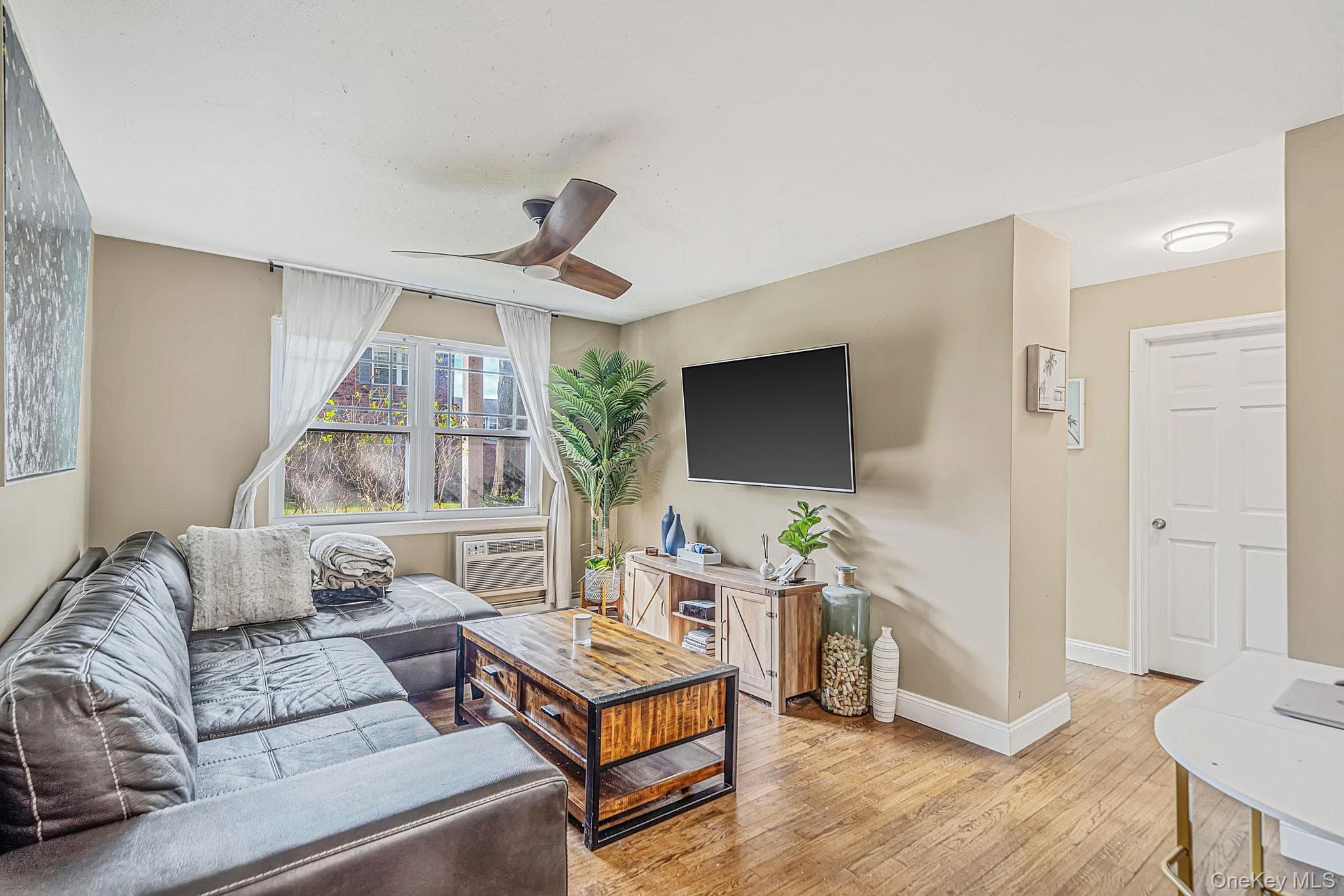 219 Fairharbor Drive Unit: 219 thumbnail 8