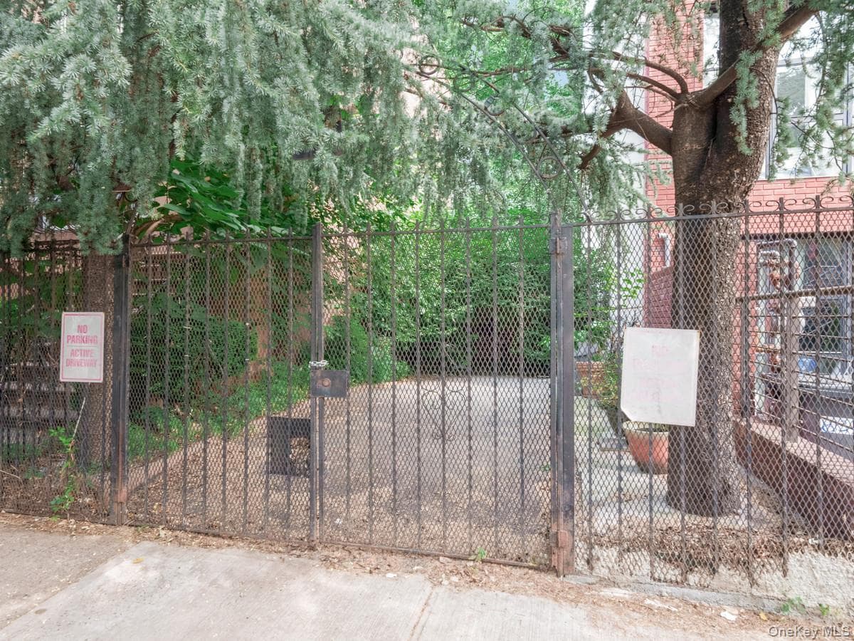 809A Greene Avenue AVE Unit: HSE thumbnail 4