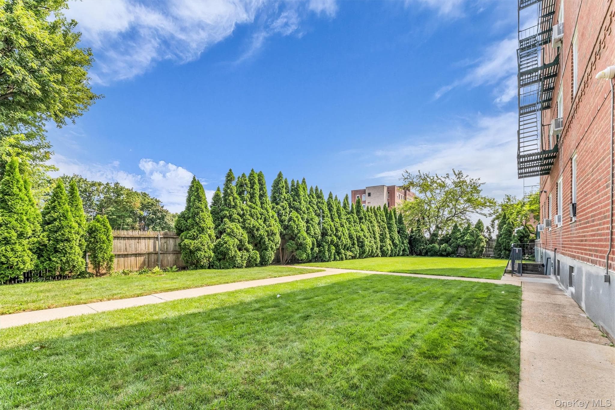 36 Cathedral Avenue Unit: 2D thumbnail 3