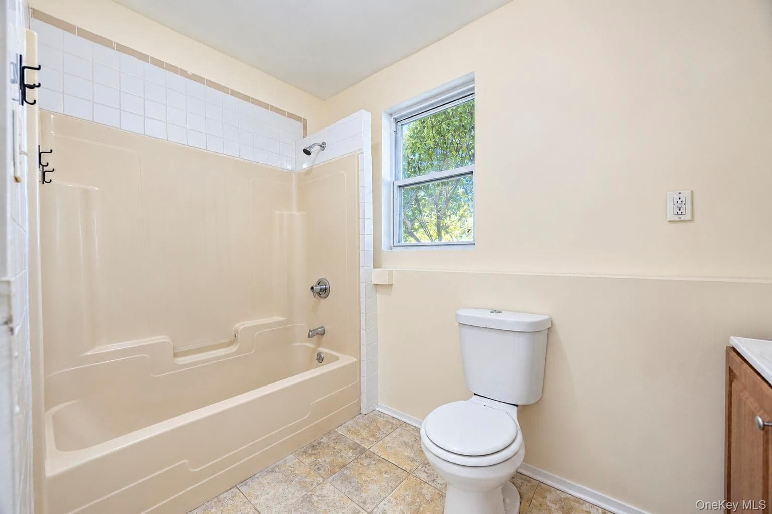 84 Arlington AVE thumbnail 25