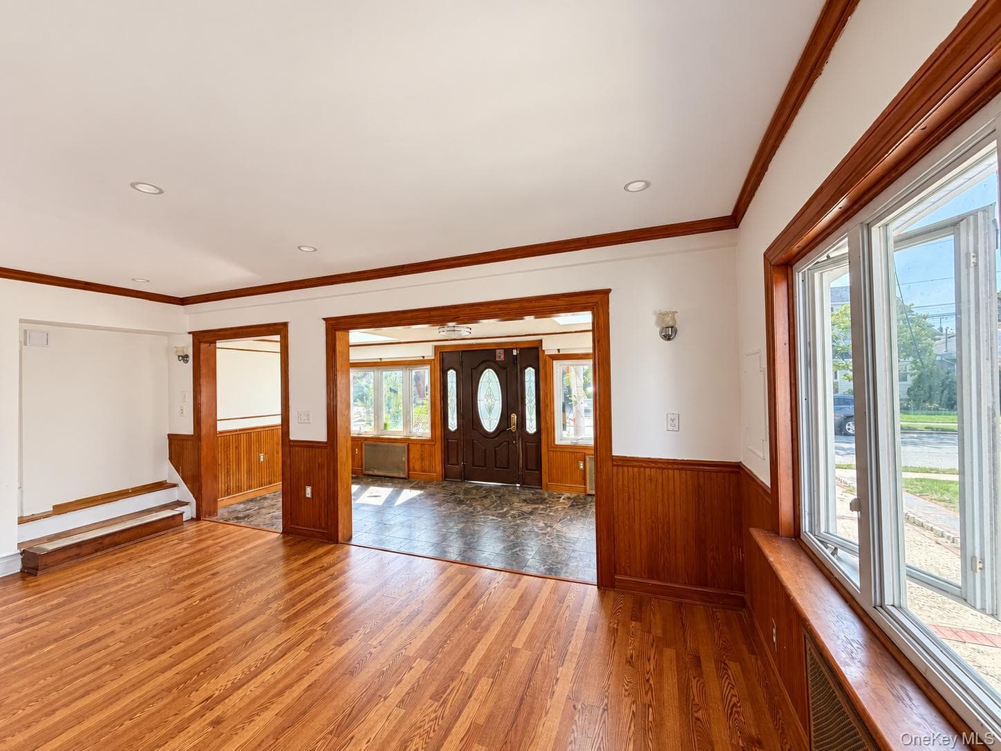 103 E Saint Marks Place thumbnail 3