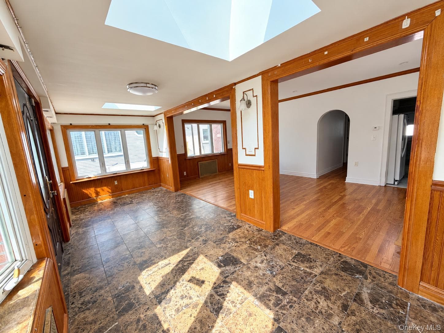 103 E Saint Marks Place thumbnail 4