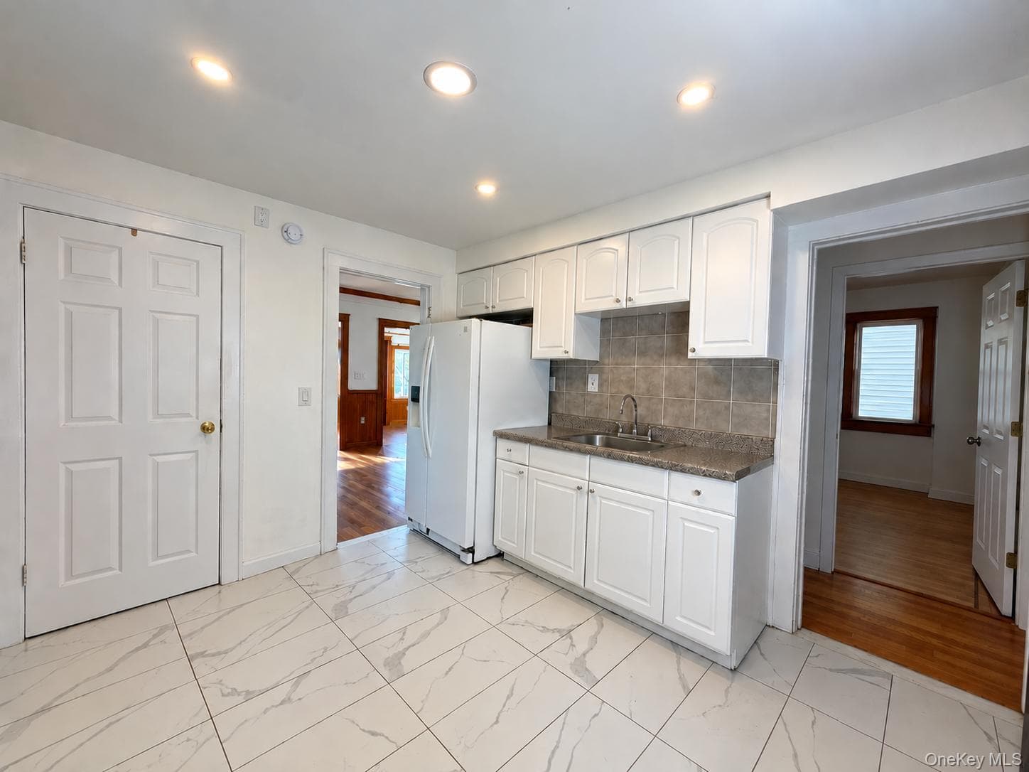 103 E Saint Marks Place thumbnail 11