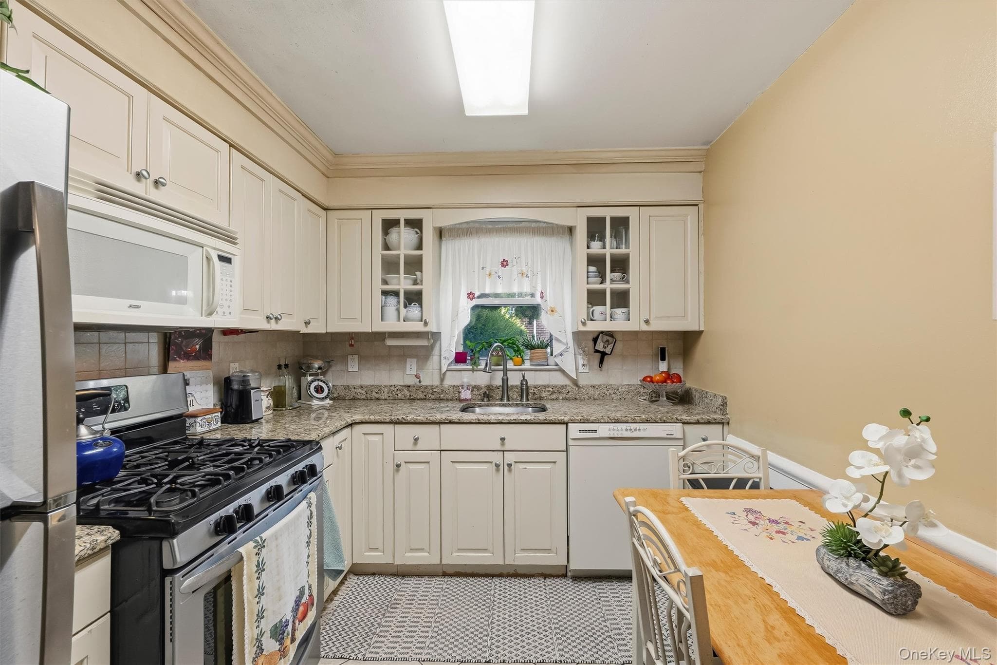 135 South Highland Ave AVE Unit: 3B3 thumbnail 21