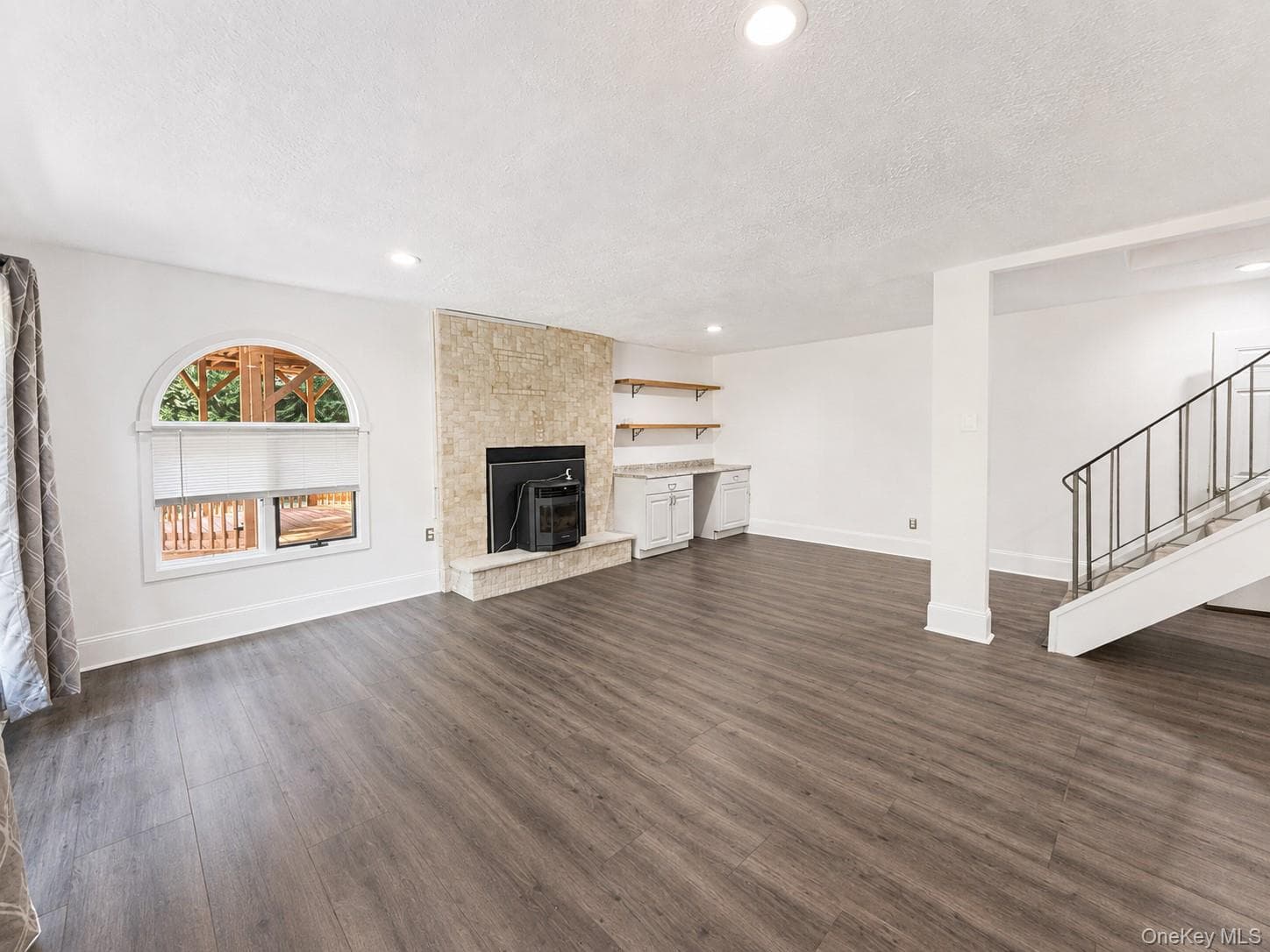33 Buckingham Circle thumbnail 3