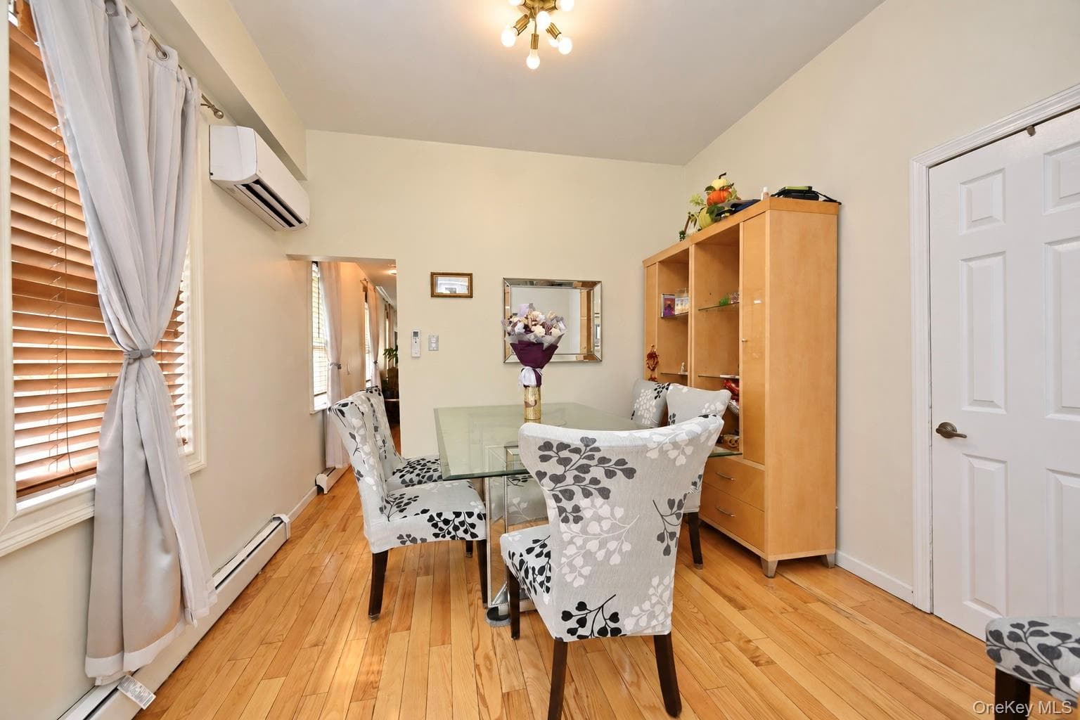 108 E 6th Road thumbnail 4