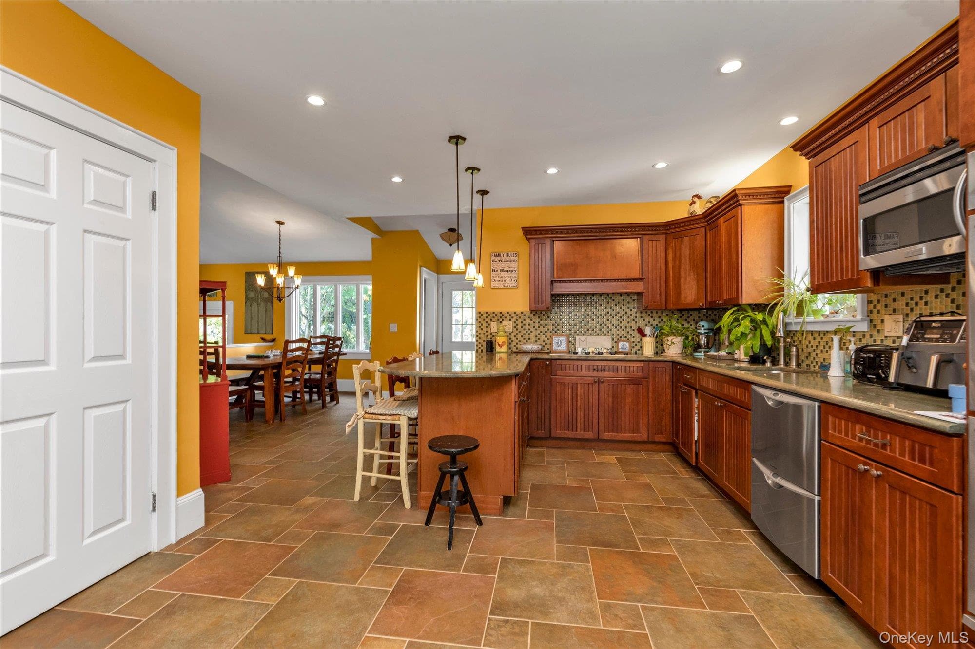 238 Burtis Avenue thumbnail 8