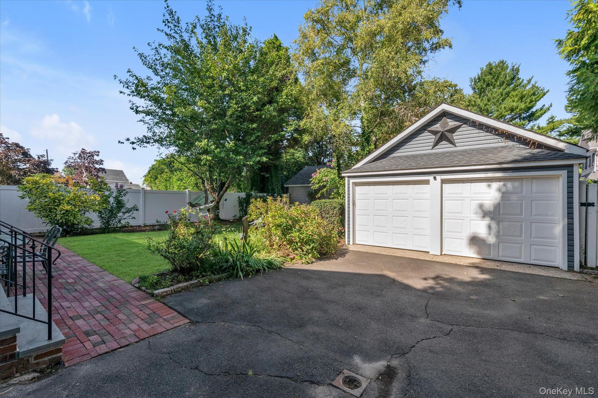 238 Burtis Avenue thumbnail 24
