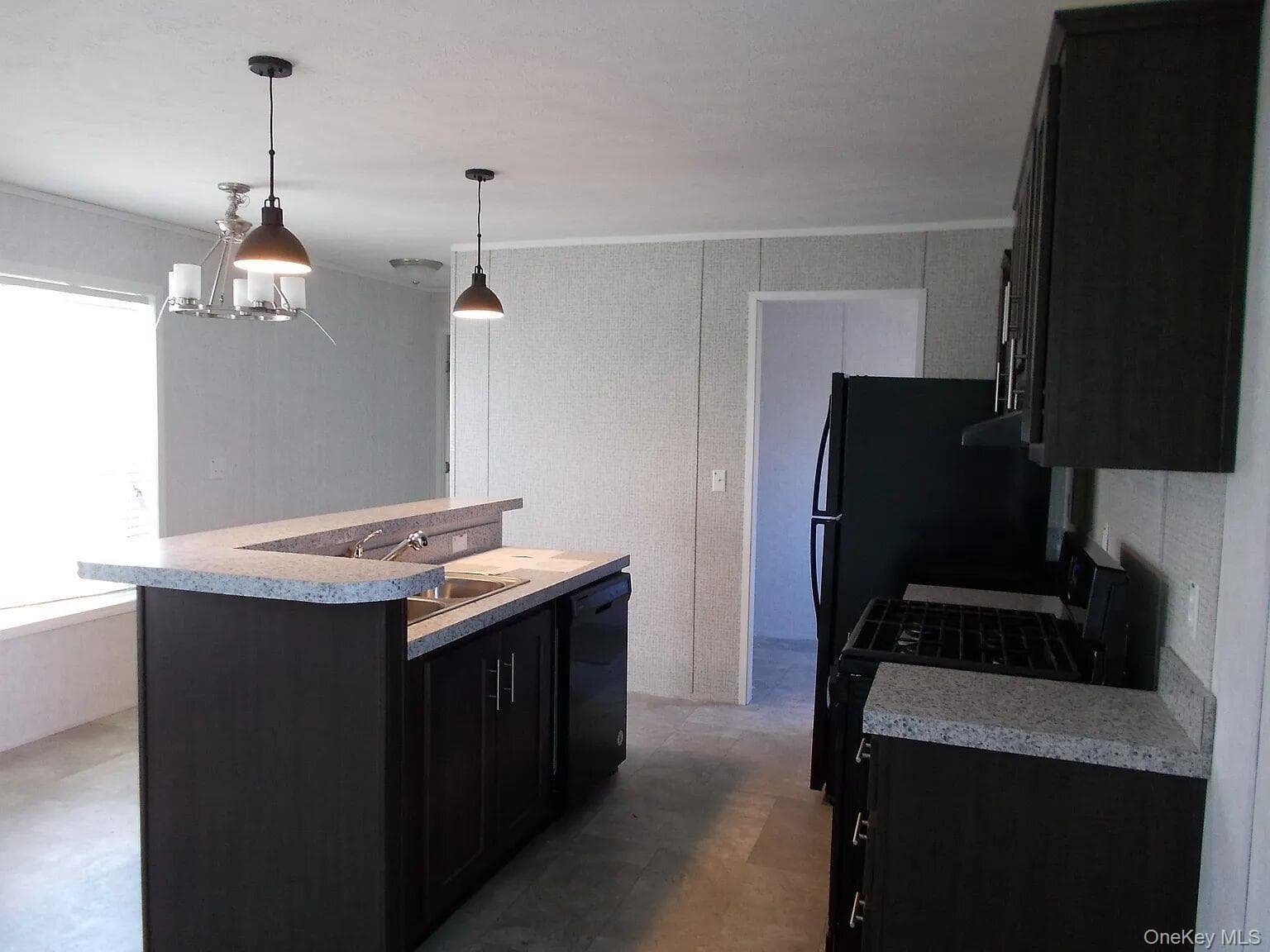 33 Tiger Lily Drive thumbnail 3