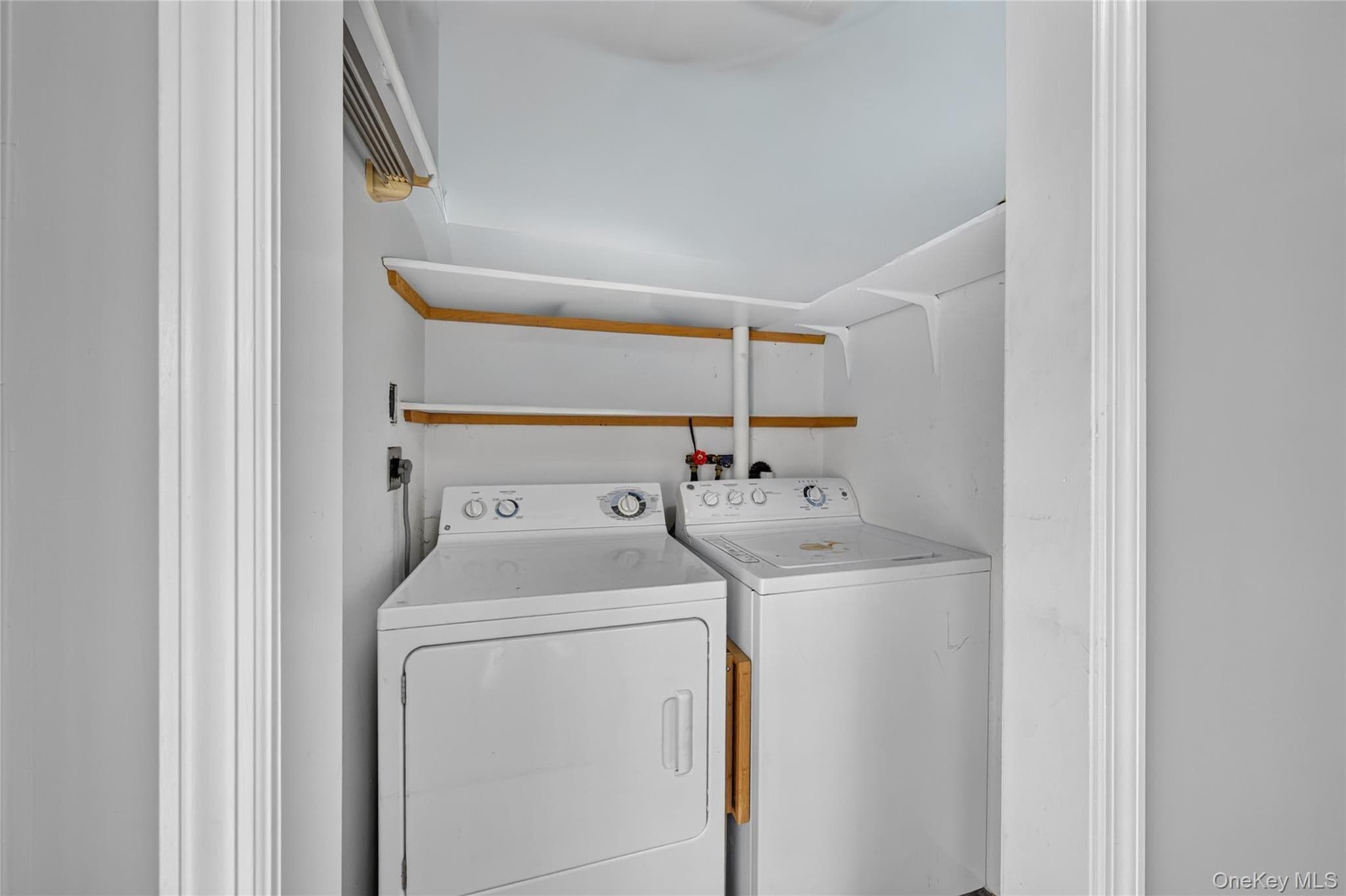 33 Hubbard Avenue thumbnail 11