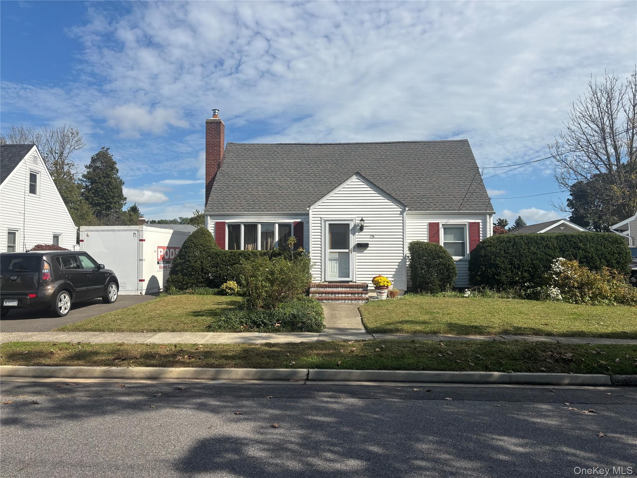 75 Underhill Avenue, Hicksville
