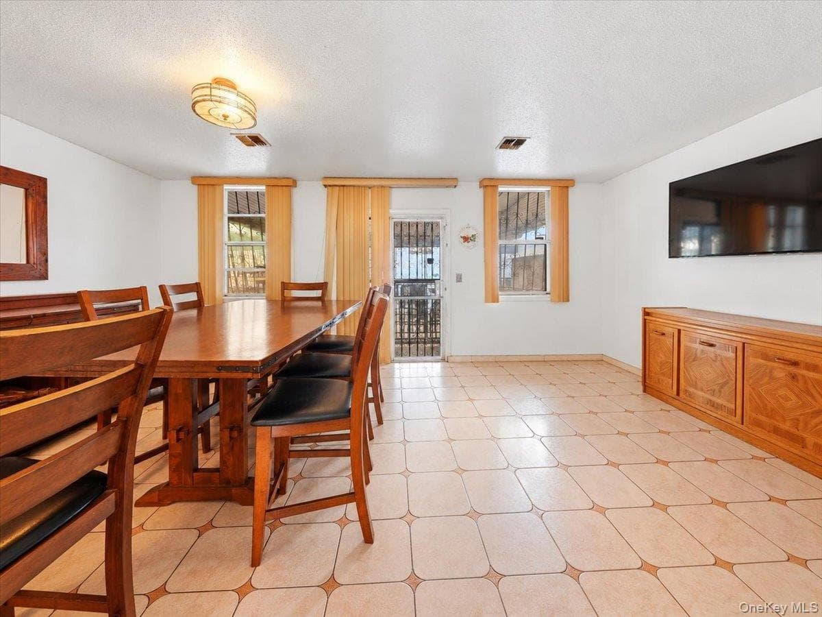 410 E 155th Street thumbnail 24