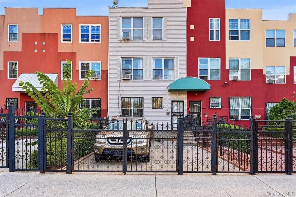 410 E 155th Street thumbnail 31